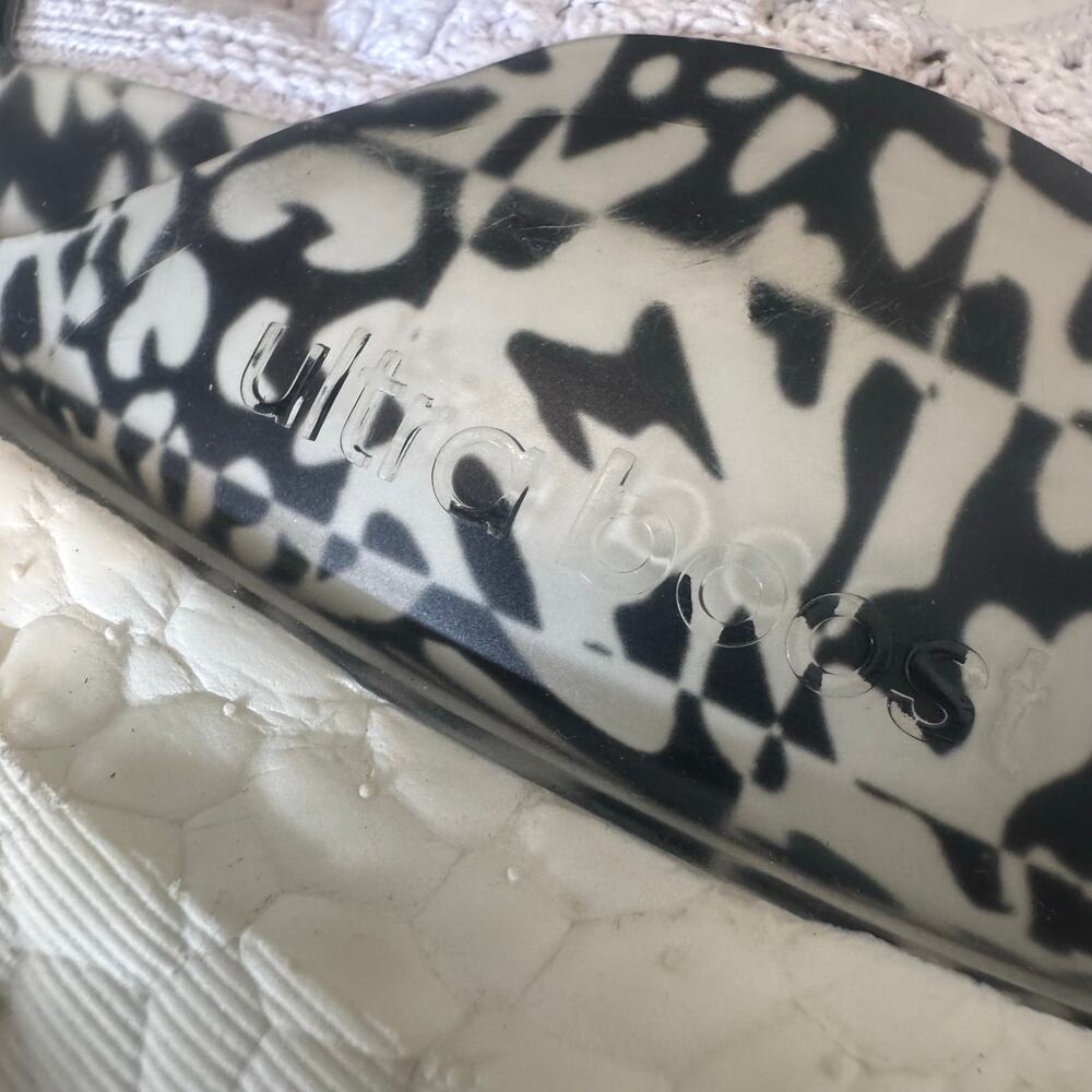 Adidas Women’s Ultraboost 5.0 DNA Cloud White Core Black Running Shoes Size 9 - Picture 9 of 10